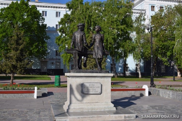 Памятник «Несовершеннолетним труженикам тыла 1941-1945»
