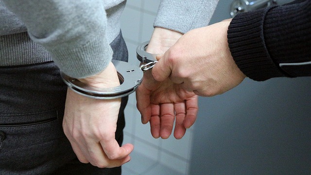 В Самарской области оперативники задержали подозреваемого в получении взяток на сумму более 1 миллиона рублей