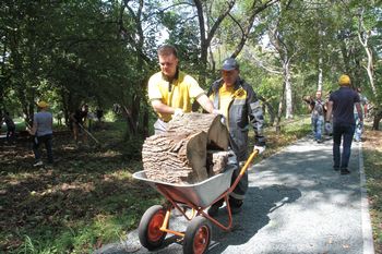 «Самаранефтегаз» принял участие в экологической акции в Ботаническом саду