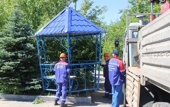 Специалисты «РКС-Самара» установили беседку для набора воды на Городском кладбище.