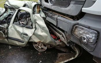 Полицейские устанавливают обстоятельства ДТП, произошедшего в Алексеевском районе