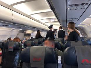 Двух пассажиров без масок сняли с рейса в аэропорту "Курумоч"