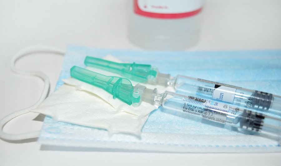Соискатели стали в три раза чаще сообщать в резюме о наличии прививки от коронавируса