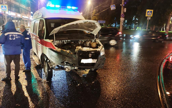 В Самаре водитель устроил ДТП со скорой помощью