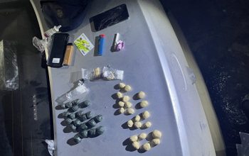 В Самаре у двух молодых людей изъяли более 180 свертков с наркотиком