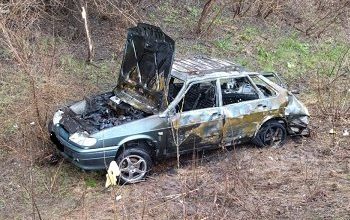 В Волжском районе загорелся автомобиль после ДТП
