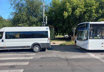 В Тольятти, в результате ДТП с автобусами, пострадали 3 человека