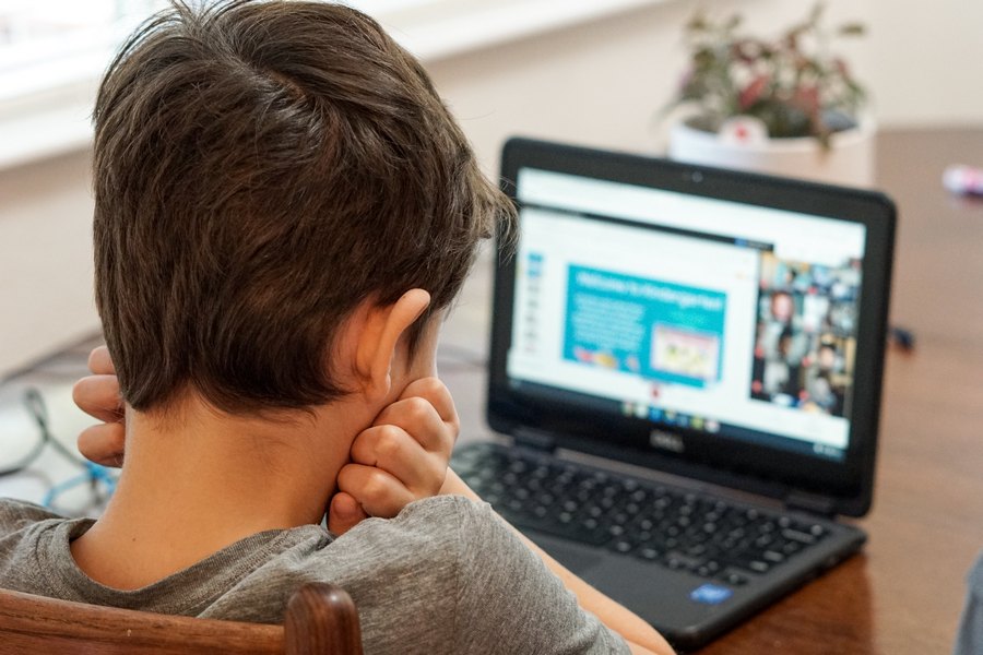 Безопасный интернет для детей: советы родителям