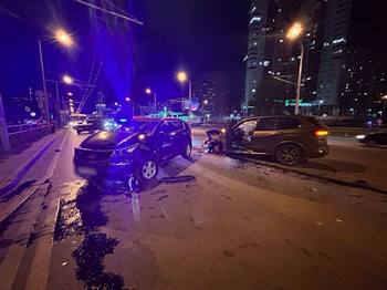 В Самаре сотрудники Госавтоинспекции работают на месте ДТП в районе Автовокзала на Московском шоссе