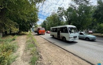 Тягач Volvo столкнулся с КамАЗом и пассажирским автобусом в Самаре