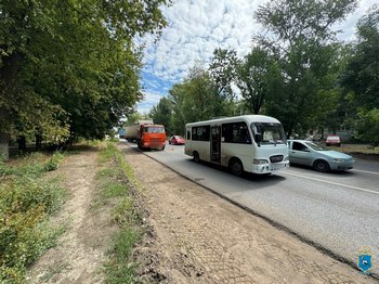 Тягач Volvo столкнулся с КамАЗом и пассажирским автобусом в Самаре