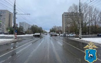 В Тольятти произошло столкновение легкового автомобиля и микроавтобуса