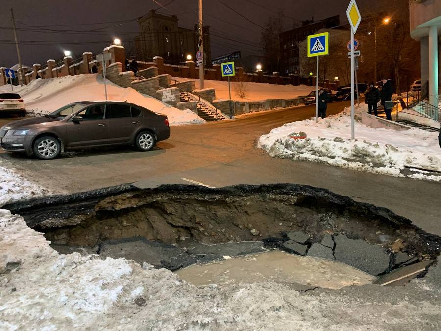 Подробности обвала дорожного покрытия на ул. Льва Толстого в Самаре