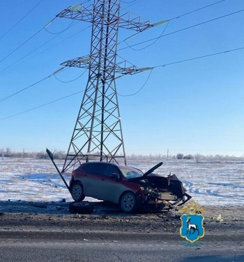 В результате ДТП в Волжском районе водитель кроссовера получил травмы головы и ноги