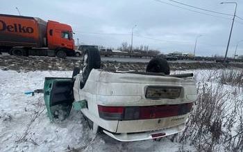 Большегруз vs ВАЗ: кто съехал в кювет на дороге Самара-Новокуйбышевск
