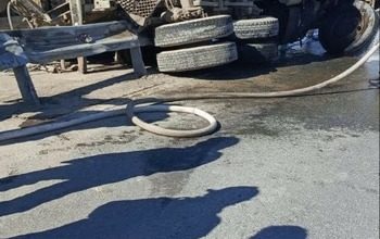 Движение по Красноглинскому шоссе ограничено из-за опрокидывания большегруза с бетономесителем