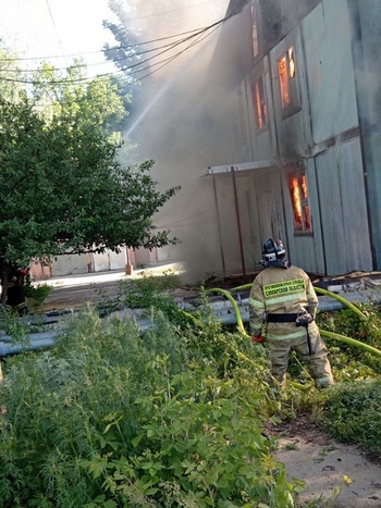 Ликвидирован пожар в Рощинском: горело административное здание на площади 250 м²