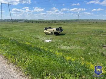 Водитель Ford погиб в результате съезда в кювет: подробности