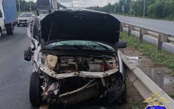 Водителя LADA госпитализировали после ДТП с полуприцепом на М-5