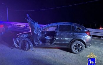 Водитель из ХМАО и трое пассажиров госпитализированы после опрокидывания автомобиля