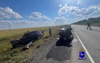 Полицейские выясняют обстоятельства смертельного ДТП на 140 км автодороги «Самара-Пугачев-Энгельс-Волгоград»
