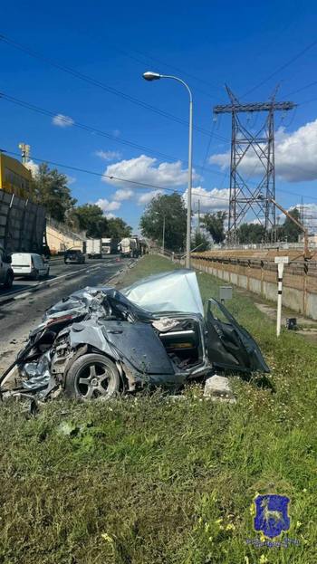 Сотрудники ГИБДД разбираются в обстоятельствах ДТП на 968 км автодороги М-5