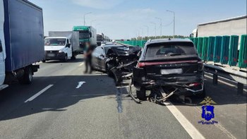 В результате столкновения Mercedes, Geely и LADA пострадала женщина: подробности ДТП на М-5