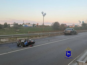 В Красноярском районе произошла трагедия: 55-летний мотоциклист погиб в результате столкновения с Renault Logan