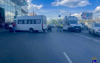 Водитель мотоцикла госпитализирован после аварии с Газелью в Железнодорожном районе